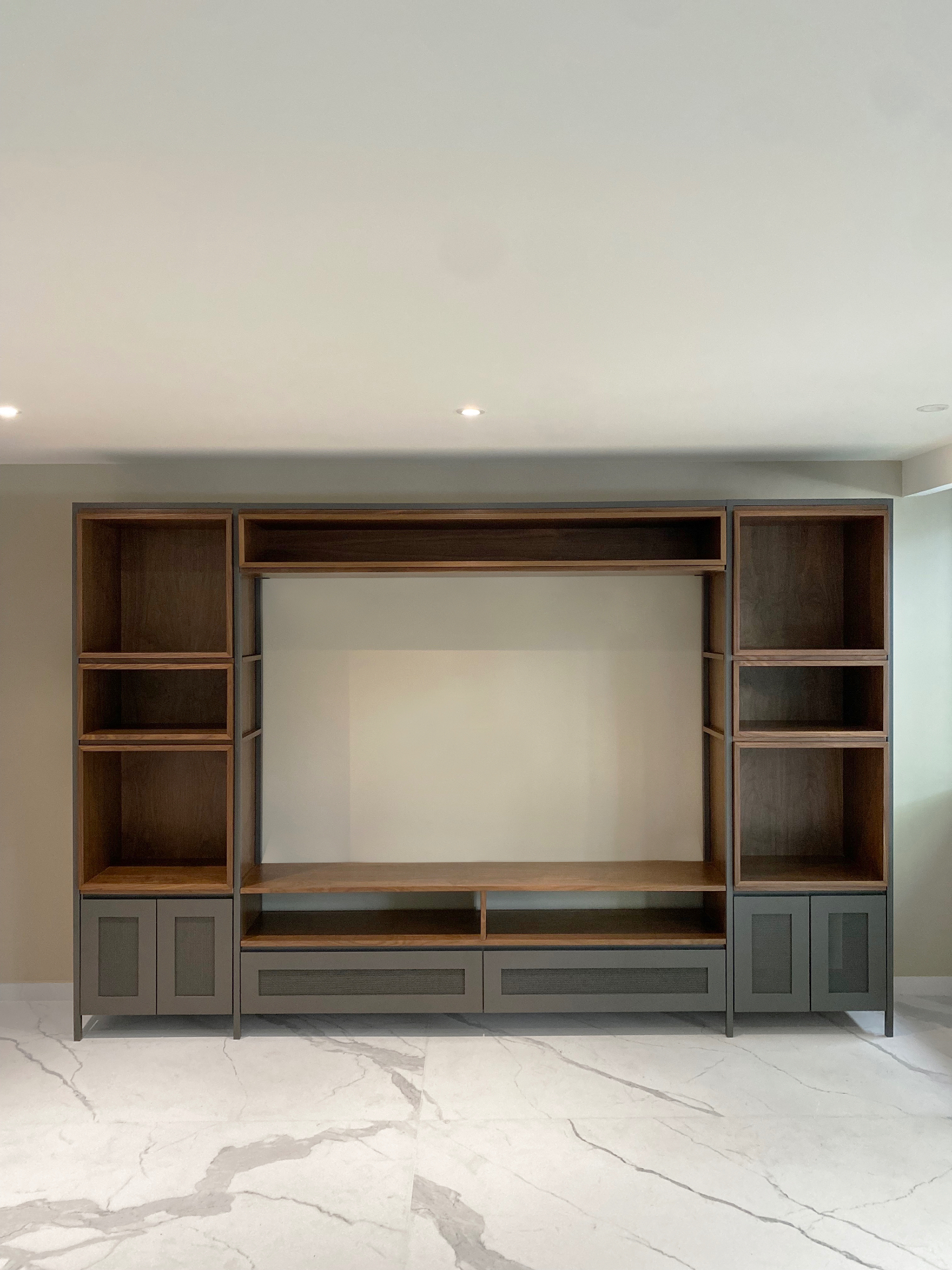 Mueble de TV completo con libreros laterales en nogal y grafito